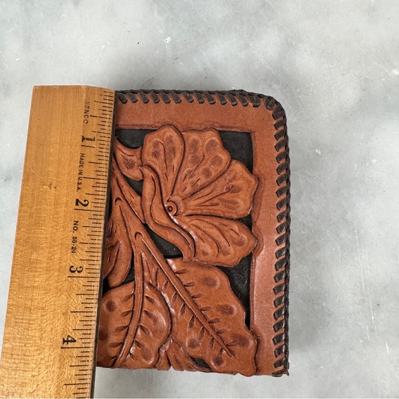 Vintage tooled western Handcrafted Brown Leather Wallet 70s floral boho tan - Picture 9 of 15
